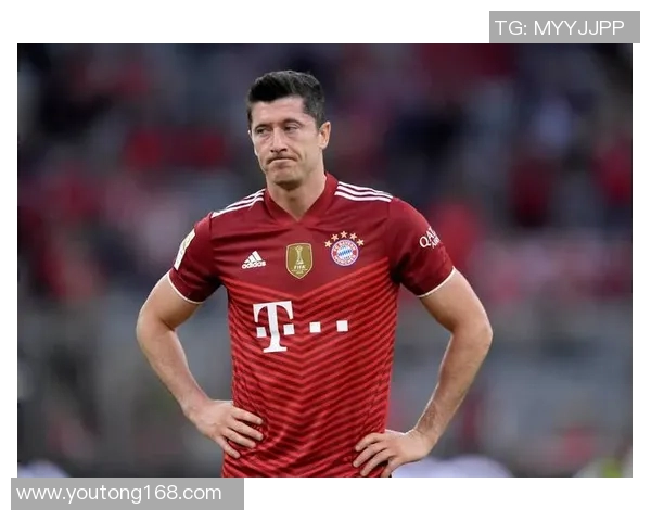 莱万回归安联球场遭拜仁球迷嘘声四起引发热议