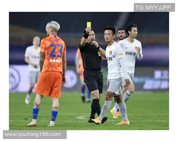 河南建业与山东鲁能激战正酣谁能在这场对决中笑到最后