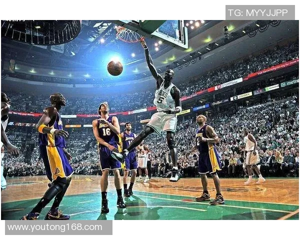 库尔图瓦:守护球门的铁血战士与足球界的传奇之路 库尔图瓦:守护球门的铁血战士与足球界的传奇之路